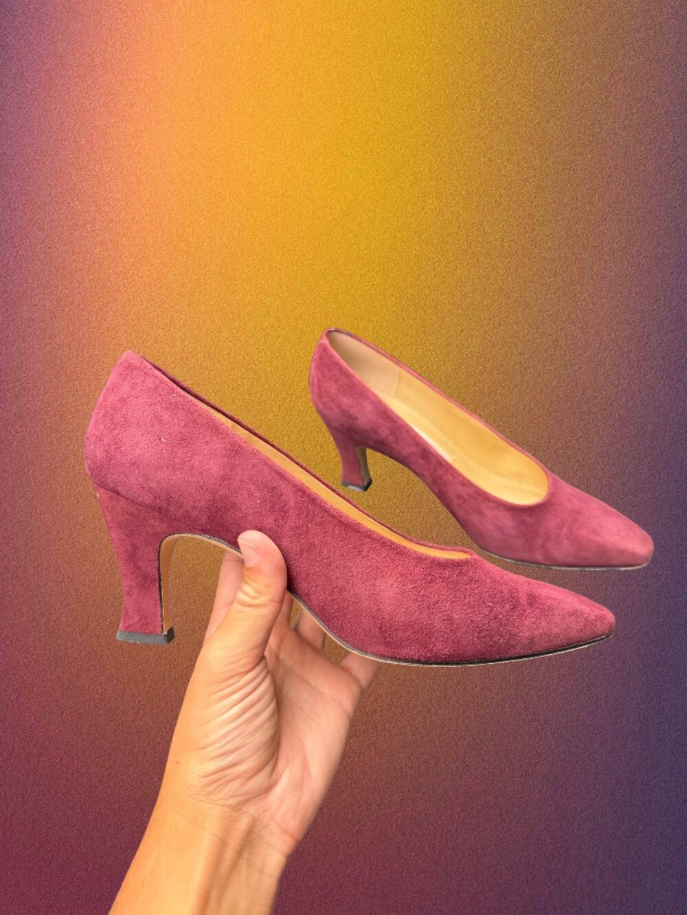 BEAUTIFUL 8W Vintage Suede Bandolino Heels ✨